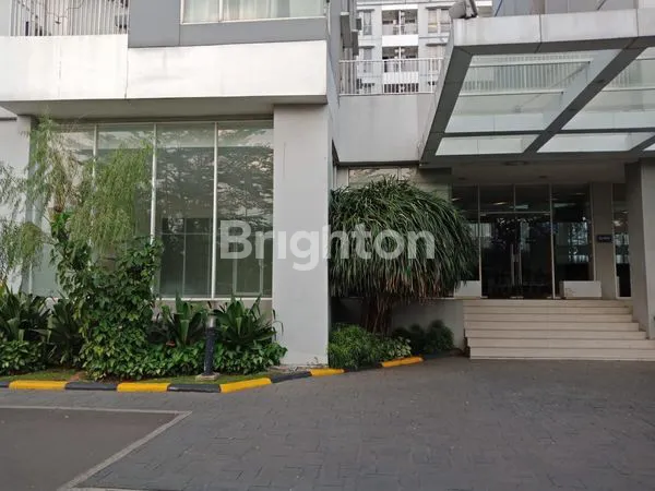 KIOS TAMANSARI SKYLOUNGE NEGLASARI POSISI DI PINTU MASUK ANTARA APARTEMEN DAN HOTEL