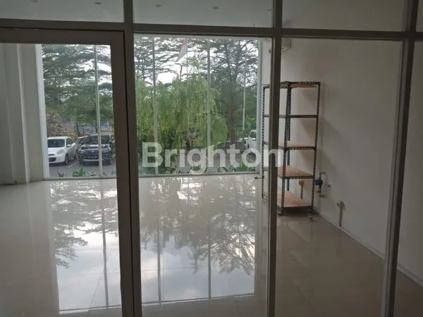 image KIOS TAMANSARI SKYLOUNGE NEGLASARI POSISI DI PINTU MASUK ANTARA APARTEMEN DAN HOTEL (3)