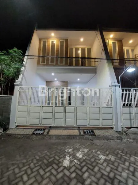 image RUMAH BARU GRESS MULYOSARI MINIMALIS CARPORT READY 2 MOBIL CUMA 100 METER KE RAYA MULYOSARI, DEKAT ITS, UNAIR C, DHARMAHUSADA, KERTAJAYA, KENJERAN, PAKUWON CITY (4)