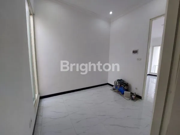 image RUMAH BARU GRESS MULYOSARI MINIMALIS CARPORT READY 2 MOBIL CUMA 100 METER KE RAYA MULYOSARI, DEKAT ITS, UNAIR C, DHARMAHUSADA, KERTAJAYA, KENJERAN, PAKUWON CITY (5)