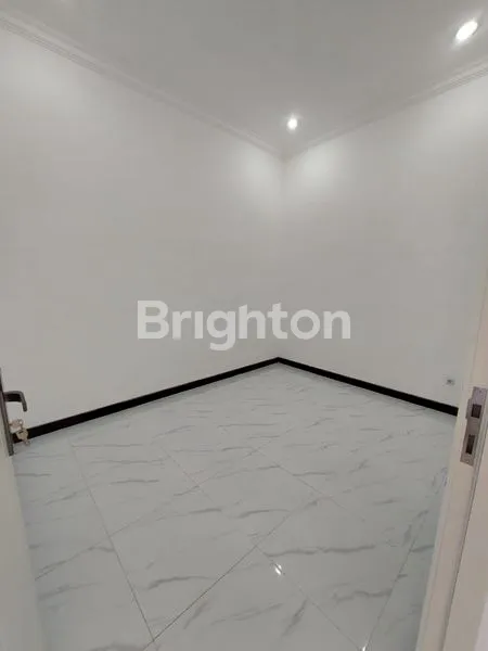 image RUMAH BARU GRESS MULYOSARI MINIMALIS CARPORT READY 2 MOBIL CUMA 100 METER KE RAYA MULYOSARI, DEKAT ITS, UNAIR C, DHARMAHUSADA, KERTAJAYA, KENJERAN, PAKUWON CITY (8)