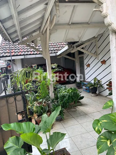 image RUMAH 1 1/2 LANTAI PONDOK PEKAYON INDAH PINGGIR JALAN UTAMA LOKASI SANGAT STRATEGIS SELANGANGKAH KE GRAND GALAXY CITY (2)