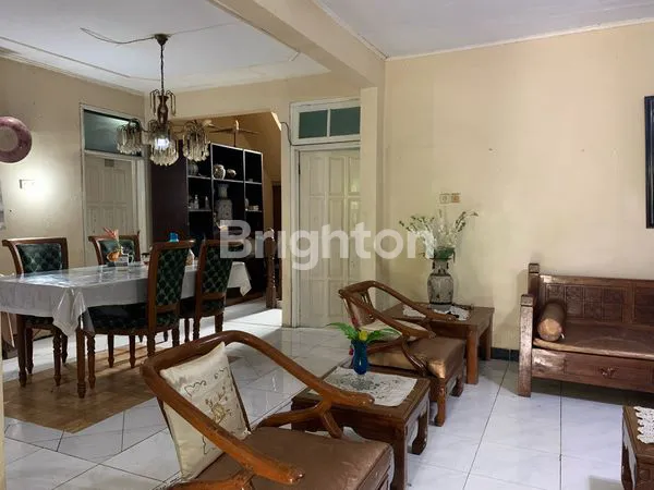 image RUMAH 1 1/2 LANTAI PONDOK PEKAYON INDAH PINGGIR JALAN UTAMA LOKASI SANGAT STRATEGIS SELANGANGKAH KE GRAND GALAXY CITY (3)