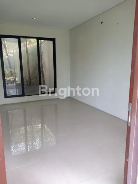 image RUMAH MINIMALIS 2 LANTAI NORTHWEST LAKE CITRALAND UTARA (2)