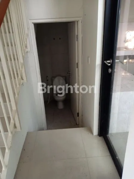 image RUMAH MINIMALIS 2 LANTAI NORTHWEST LAKE CITRALAND UTARA (7)