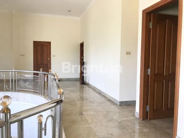 image RUMAH MEWAH HOOK FULLY FURNISHED  DI DENPASAR TINGGAL TARIK KOPER! (7)