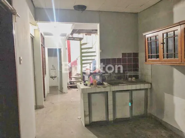 image GEDUNG KANTOR LOKASI STRATEGIS ZONA CAMPURAN DEKAT JAKARTA PUSAT (4)