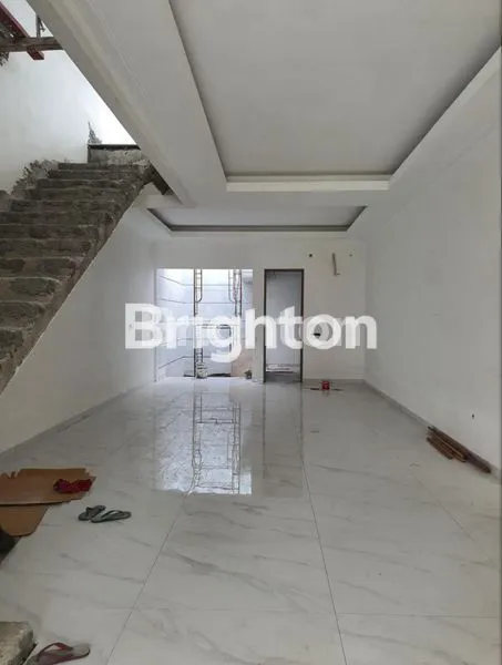 image RUMAH BARU GRESS SIAP HUNI ARAYA GALAXY BUMI PERMAI KAWASAN ELIT SURABAYA TIMUR (4)