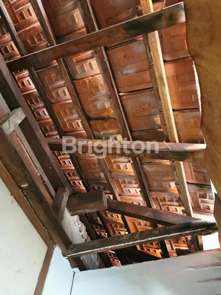image RUMAH LAMA HITUNG TANAH DI JL KARANG EMPAT SURABAYA (1)