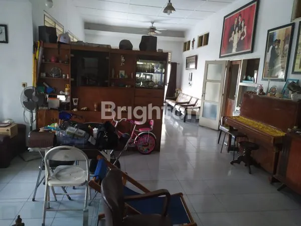 image RUMAH SIAP HUNI LOKASI STRATEGIS PUSAT KOTA SURABAYA  (4)