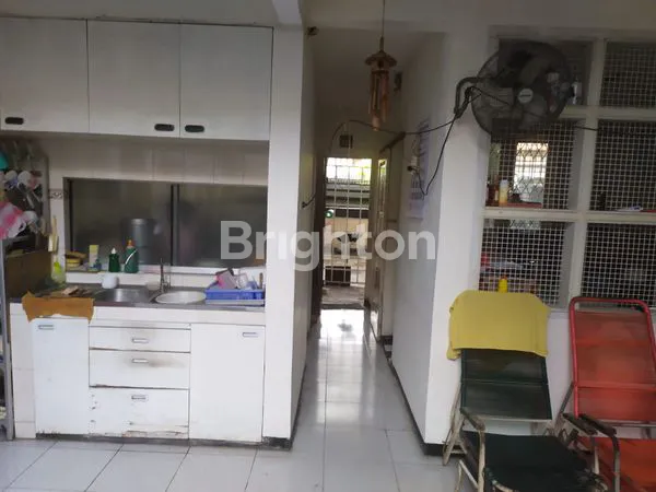 image RUMAH SIAP HUNI LOKASI STRATEGIS PUSAT KOTA SURABAYA  (3)