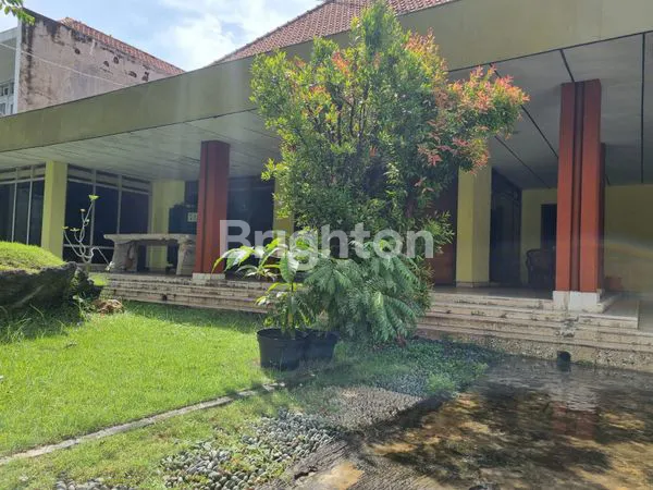 RUMAH DI JL WALIKOTA MUSTAJAB SURABAYA