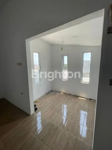 image RUMAH 3 LANTAI  DI CIKUPA (3)