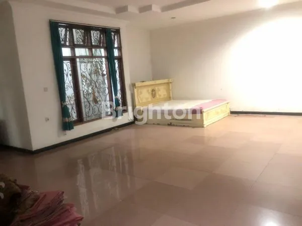 image RUMAH 2 LANTAI DI VILLA KALIJUDAN INDAH (4)