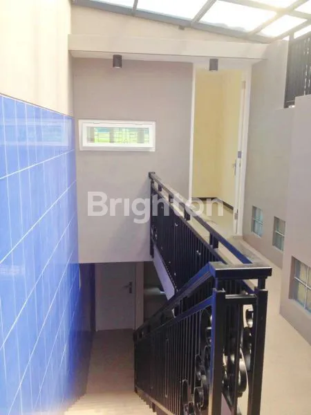 image MURAH! BEBAS PAJAK PEMBELI & BALIK NAMA , RUMAH HOOK BAGUS KOKOH 1.5 LT LOKASI DEKAT SUHAT AREA IKAN TOMBRO KOTA MALANG (2)