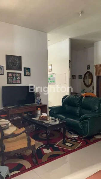 image RUMAH BESAR HOOK BERSIH DAN ASRI (4)