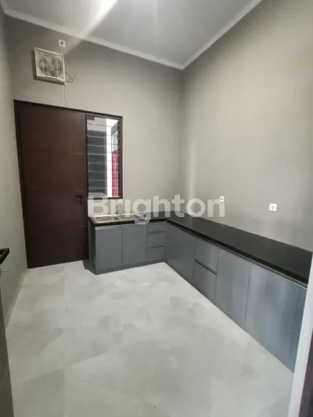image RUMAH BARU GRESS 2 LT FULL FURNISH DI PERUMAHAN CLUSTER SOLO BARU (4)