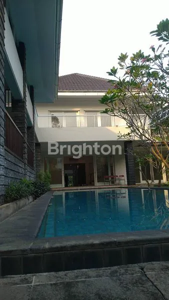 image RUMAH MEWAH SUASANA ASRI DI PUSAT KOTA VIEW DANAU DAN KOLAM RENANG MENTENG JAKARTA PUSAT (1)