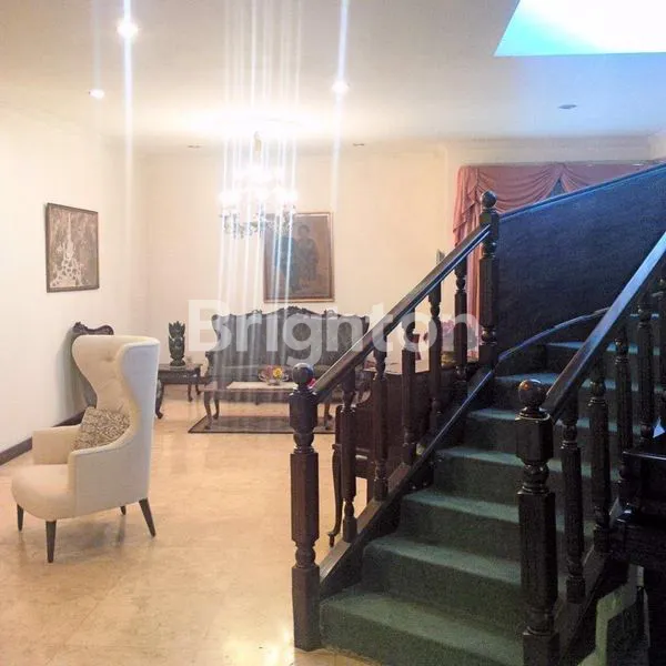 image RUMAH TUA ASRI & ELEGAN KAYU PUTIH (4)