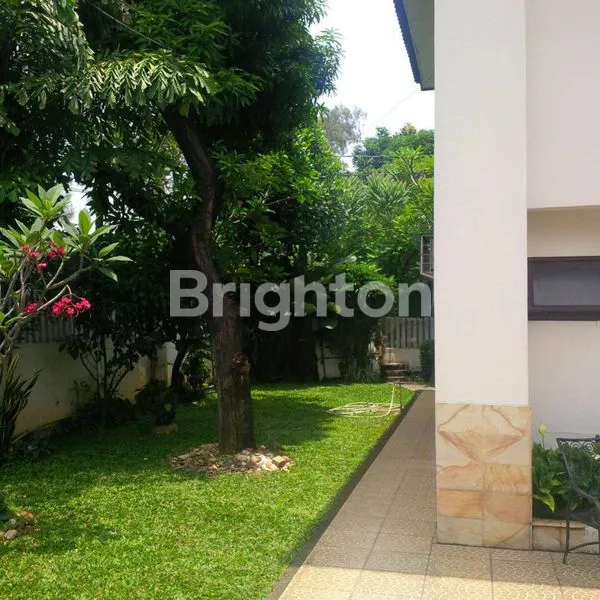 image RUMAH TUA ASRI & ELEGAN KAYU PUTIH (7)