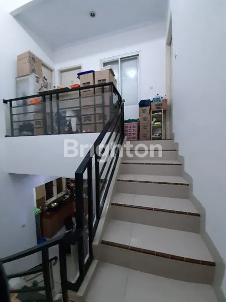 image RUMAH SUNTER MURAH SIAP HUNI 2 LANTAI (7)