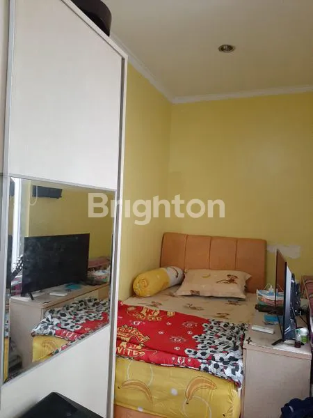 image RUMAH SUNTER MURAH SIAP HUNI 2 LANTAI (2)