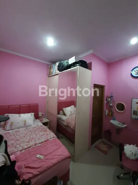 image RUMAH SUNTER MURAH SIAP HUNI 2 LANTAI (3)