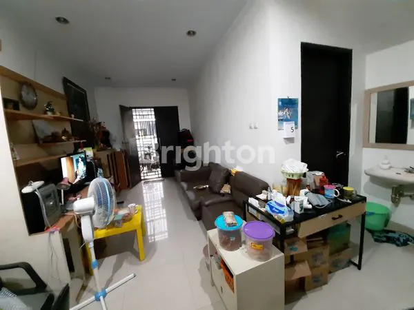 image RUMAH SUNTER MURAH SIAP HUNI 2 LANTAI (6)