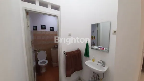 image RUMAH SIAP HUNI DAN SUDAH RENOVASI DI REGENSI (4)