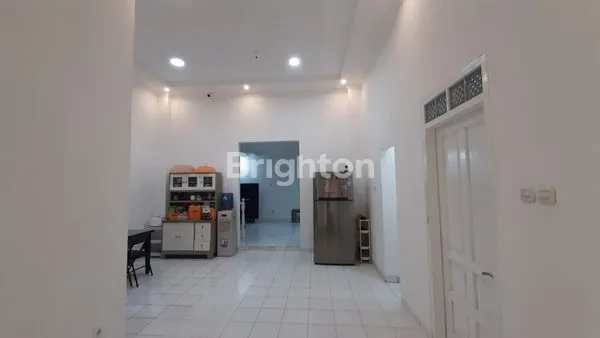 image RUMAH SIAP HUNI DAN SUDAH RENOVASI DI REGENSI (1)