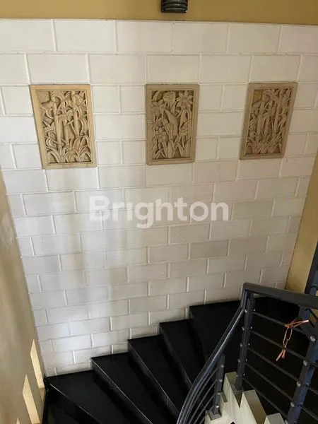 image RUMAH ARAYA SURABAYA ROW JALAN 4 MOBIL DEKAT NIRWANA MERR  (4)