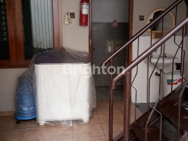 image RUMAH TERAWAT SIAP HUNI MANYAR TIRTOYOSO (7)