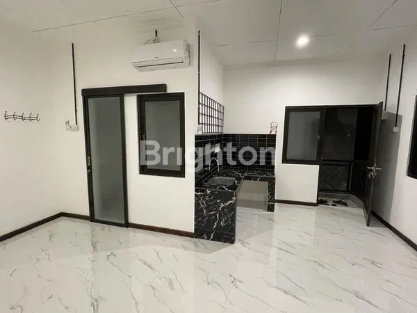 image RUMAH KOS EXCLUSIVE RAYA NGINDEN DEKAT KE RUMAH SAKIT PREMIER UBAYA SAMATOR PETRA JEMURSARI (3)