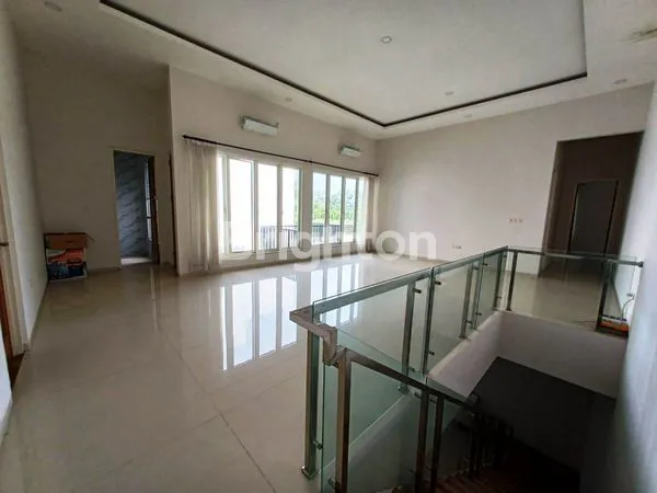 image RUMAH DI JL RAYA GREENWOOD GOLF ARAYA (5)