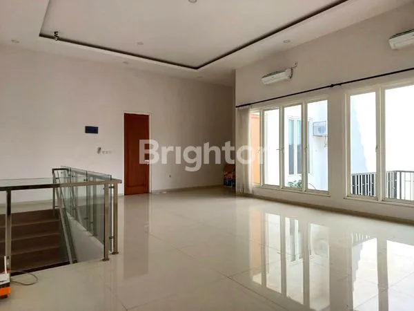 image RUMAH DI JL RAYA GREENWOOD GOLF ARAYA (6)