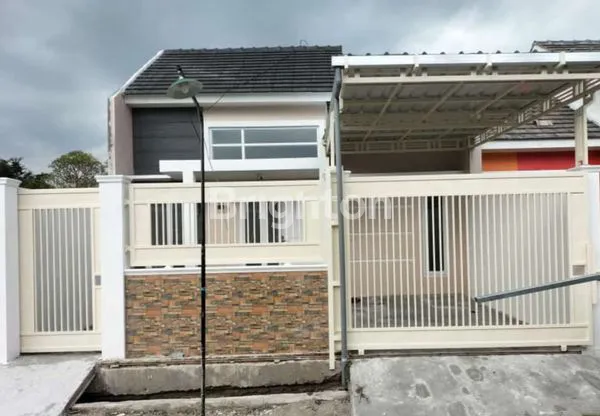 image RUMAH TERAWAT DAN SIAP HUNI DI BANGSAL MOJOKERTO (1)