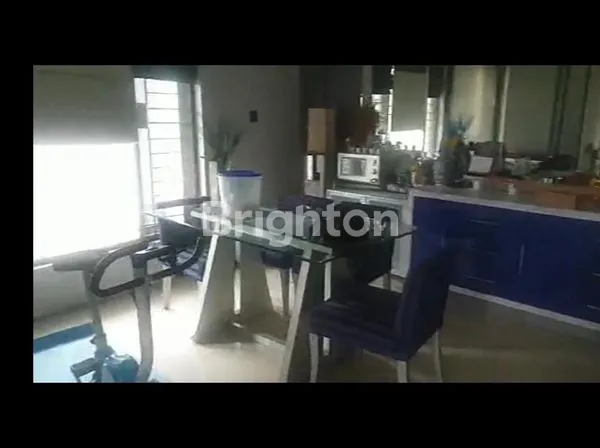 image RUMAH SIAP HUNI, TERAWAT, LOKASI DEKAT PAKUWON CITY, SELANGKAH KE MERR, DEKAT GALAXY MALL, AREA MANYAR, HOOK 2 LANTAI (UTARA-TIMUR) (6)