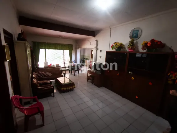 image HARGA TURUN JUAL CEPAT RUMAH DI BLINDUNGAN BONDOWOSO, LUAS & TERAWAT (2)