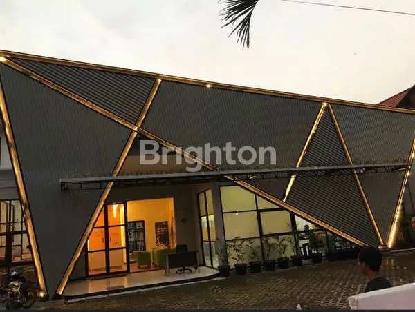 image RUMAH USAHA HANYA 30 METER DARI RAYA DARMO (8)