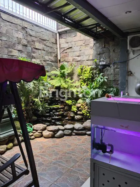 image RUMAH 2 LANTAI SIAP HUNI DI KAVLING MARINIR / BILLY & MOON DEKAT AKSES TOL BECAKAYU DAN JORR DI PONDOK KELAPA, DUREN SAWIT JAKARTA TIMUR (4)