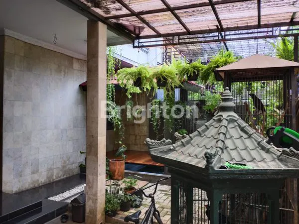 image RUMAH 2 LANTAI SIAP HUNI DI KAVLING MARINIR / BILLY & MOON DEKAT AKSES TOL BECAKAYU DAN JORR DI PONDOK KELAPA, DUREN SAWIT JAKARTA TIMUR (7)