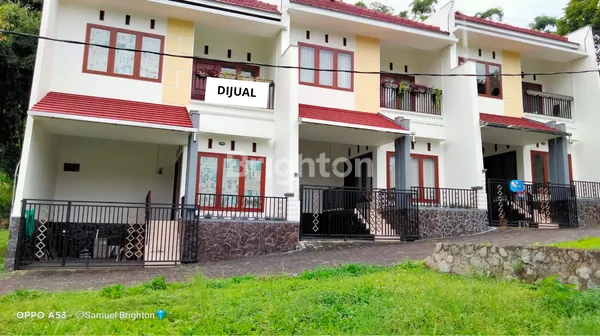 image RUMAH BARU 2 LANTAI SANGAT DEKAT DENGAN HOTEL ORCHID, BATU (1)