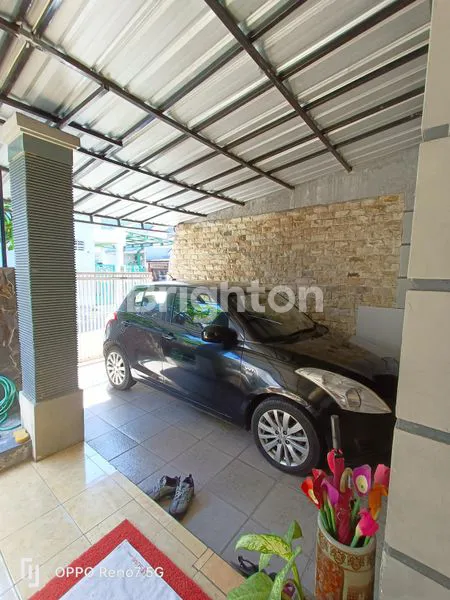 image RUMAH 1,5 LANTAI DAN SIAP HUNI (3)