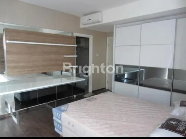 image DISEWAKAN APARTMENT TRILIUM DEPAN SURABAYA PLAZA FULL FURNISH 3 BR (1)