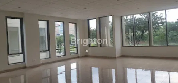 image NORTH POINT 4 LANTAI + BASEMENT LENGKAP DENGAN LIFT SIAP HUNI DI NAVAPARK BSD (3)