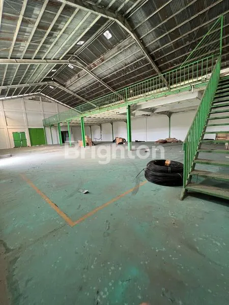 image PABRIK/ GUDANG SIAP PAKAI JALAN RAYA KOTABUMI (1)