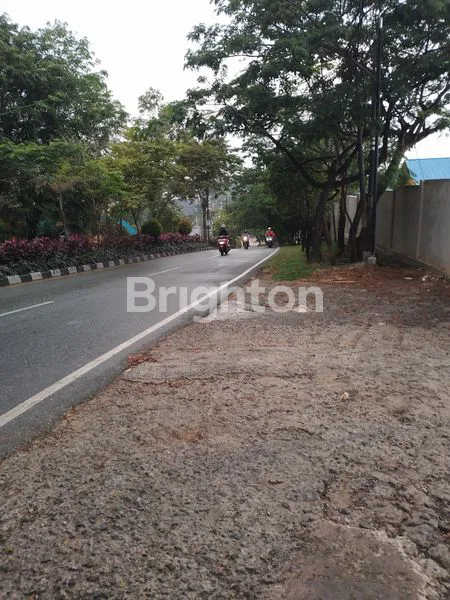 image TANAH LUAS DAN RATA DI PINGGIR JALAN (5)