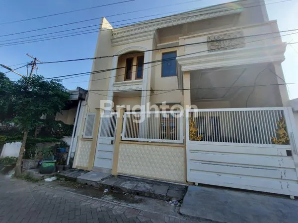 image RUMAH MEWAH 2 LANTAI DI SURABAYA BARAT (3)