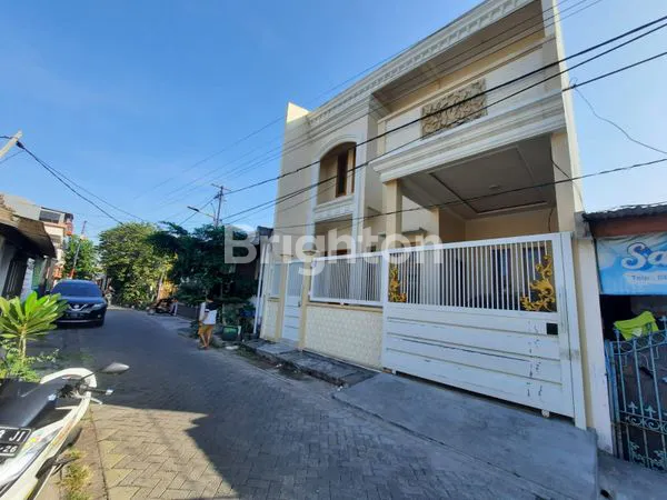 RUMAH MEWAH 2 LANTAI DI SURABAYA BARAT