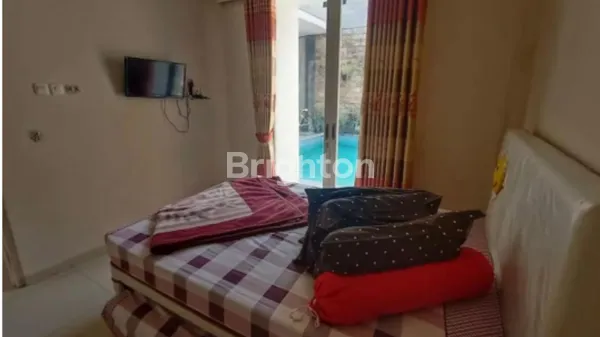 image VILA MEWAH DI KUSUMA PINUS (8)